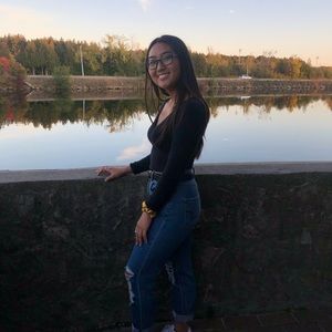 Meet your Posher, Angela